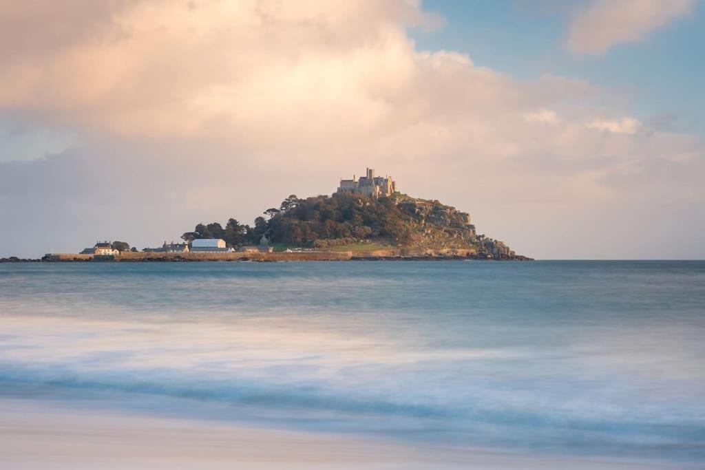 Room 1, Hotel Style Double Bedroom In Marazion Exterior photo